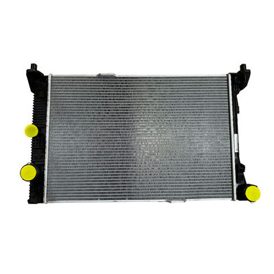 İyi bir fiyat. 2045000203 OE NO. Mercedes-Benz C200 W204 için alüminyum radyatör 2045000303 2045002203 çevrimiçi