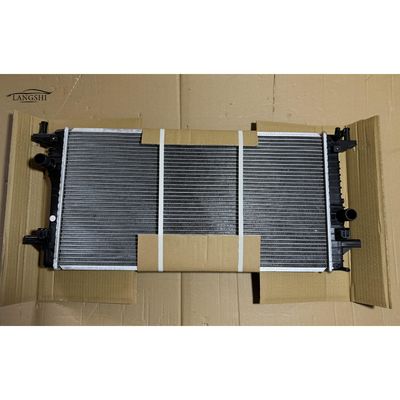 İyi bir fiyat. 10122633 Otomobil yedek parçaları MG 6 ve ROEWE RX5 araba soğutma sistemi için alüminyum radyatör çevrimiçi